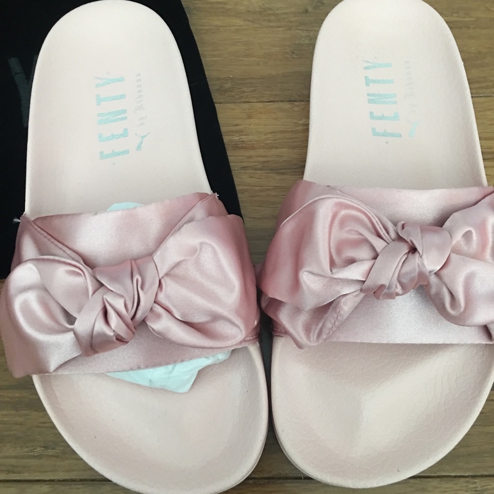 Fenty bow slide size 5.5